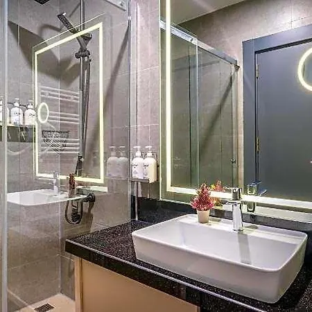 Western Premier Hidden Hills Hotel
